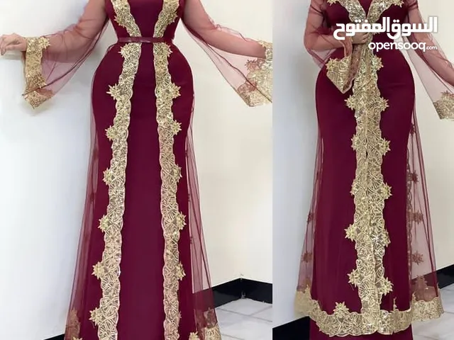 فستان قطعتين لون ماروني