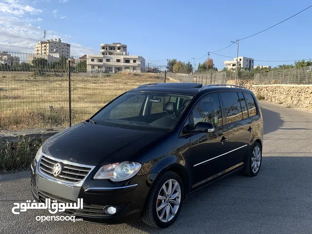Used Volkswagen Touran in Hebron