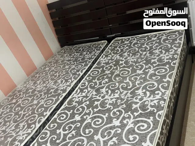 سرير نوم صغير لشخص كالجديد (لم يستخدم)