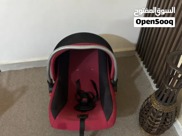 كوت أطفال بحاله الجديد ماركه ثقيله كامل حزماته وشمسيته بسعر 10
