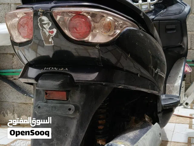 2008 هوندا Forza