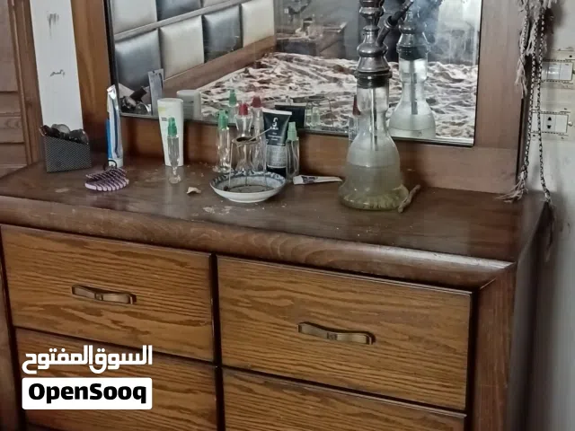 غرفة نوم كاملة بحالة ممتازة جدا
