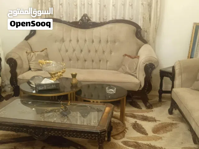 طقم كنب مع طاولات