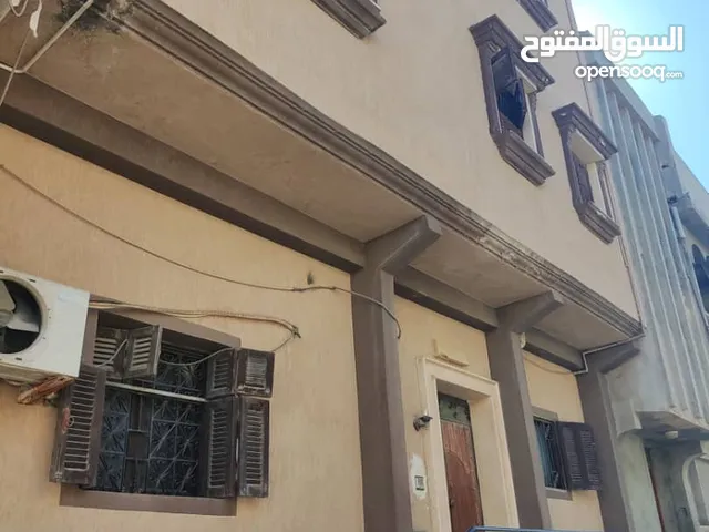 160 m2 5 Bedrooms Townhouse for Sale in Tripoli Gorje