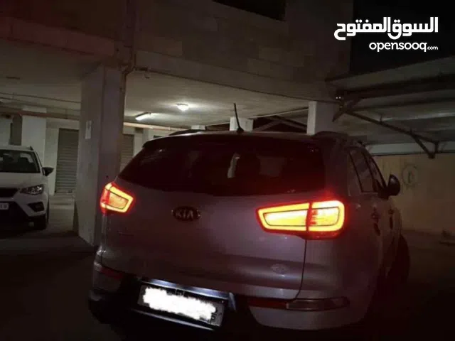 سبورتاج 2015 في الرخصة ديزل فل ما عدا فتحة 4*4 دهان 3 قطع فقط بيع كاش فقط او بدل