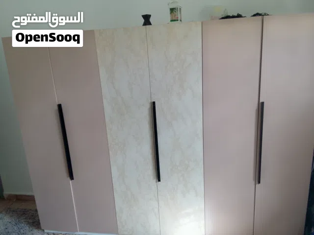 السلام عليكم دولاب شبه جديد نظيف نظيف نوع تركي 3صفات استعمال خفيف