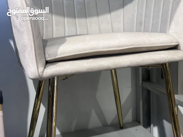 كراسي طاولة الطعام