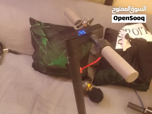 للبيع سكوتر ودرافت بس يبي لهم شحن شغالين 100%