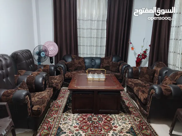 طقم كنب بحالة جيدة