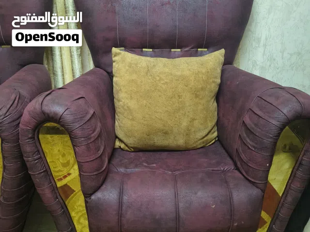 كنب صاله لون خمري