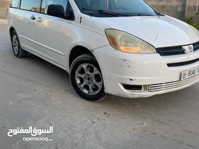 Used Toyota Sienna in Tripoli