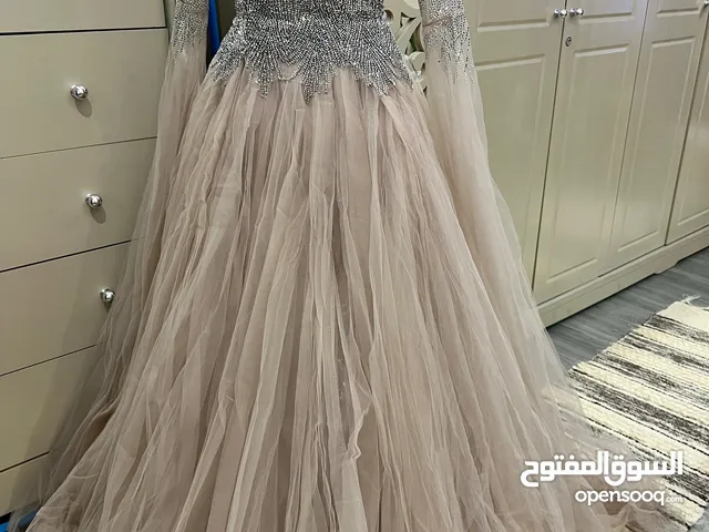 فستان انيق للبيع بسعر صدمة