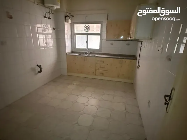 2000 ft 4 Bedrooms Apartments for Rent in Sharjah Al Qasemiya