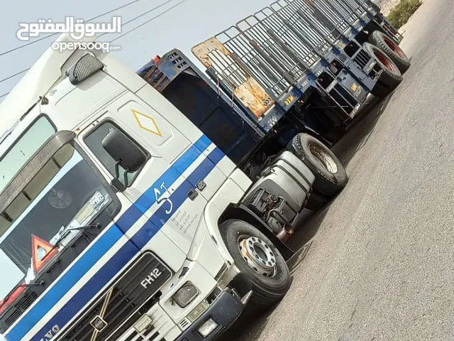 Tractor Unit Volvo 2001 in Aden