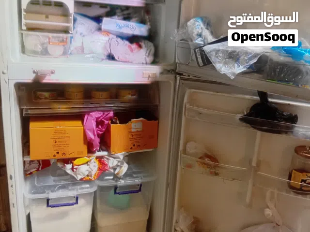 ثلاجة وسط مستعمله مغير فيها تايمر طالب فيها 50 دينار