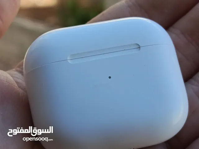 AirPods 3 كوبي درجة أولى - نسخة فخمة النوع: AirPods الحالة: شبه جديدة / استعمال خفيف