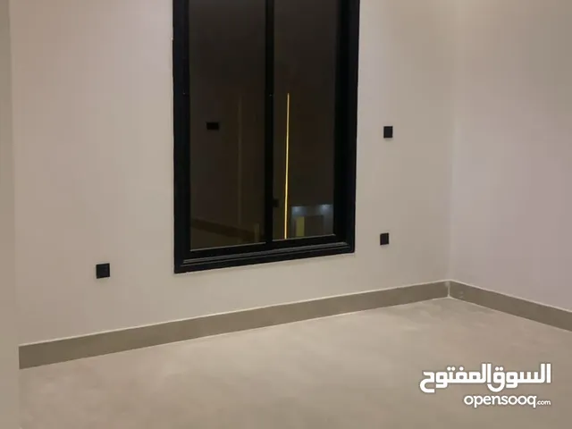 شقة فاخرة للايجار  الرياض حي الملك فيصل  المساحه 190 م