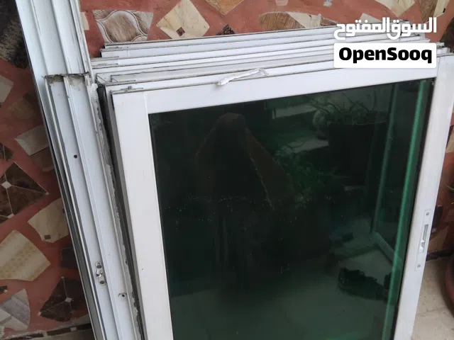 شبابيك قياس مترين في متر ونص للبيع عدد 4 + شباك حمام