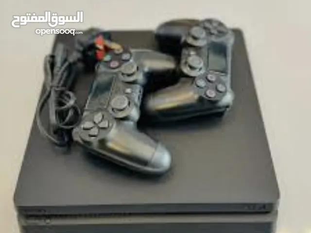 بلايستيشن 4 ، مع يدتين ، مع سلك البلايستيشن4