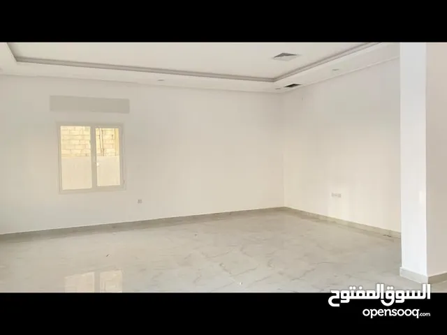 1000 m2 More than 6 bedrooms Villa for Rent in Al Ahmadi Wafra residential