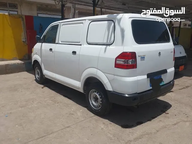 سوزكي APV موديل 2012 لون ابيض وكالة