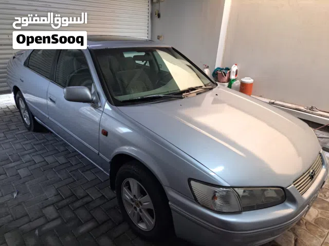للبيع تويوتا كامري 1999