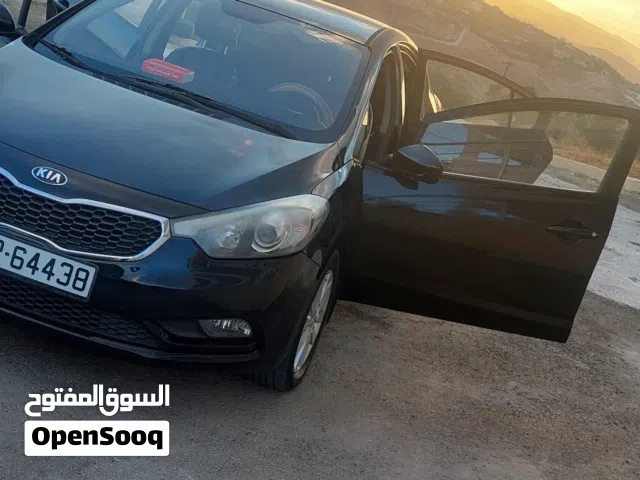 2016 كيا سيراتو Standard