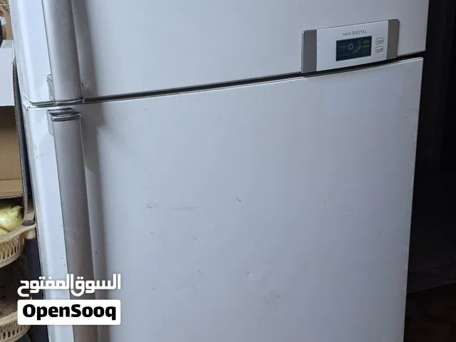 ثلاجة للبيع