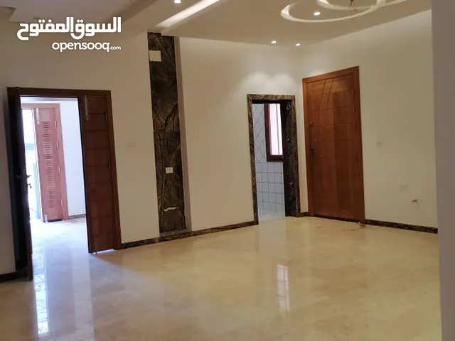 700 m2 More than 6 bedrooms Townhouse for Sale in Tripoli Souq Al-Juma'a