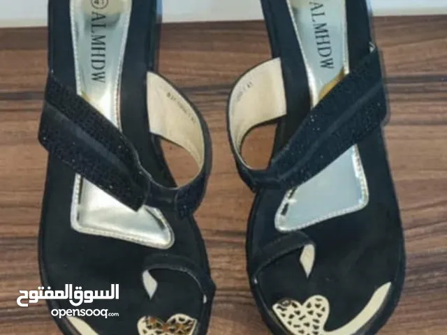شبشب - سليبر اسود للمناسبات ملبوس مرة واحدة فقط شبه جديد جميل جداً في اللبس