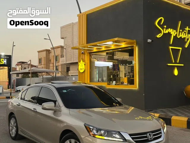 2014 هوندا اكورد LX