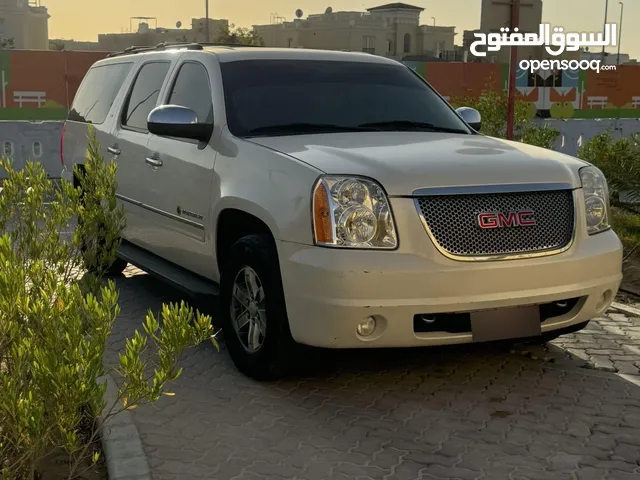 Used GMC Suburban in Abu Dhabi