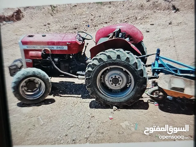 تركتور ميسي للبيع مع كامل العدد