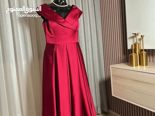 فساتين سهرة وأعراس