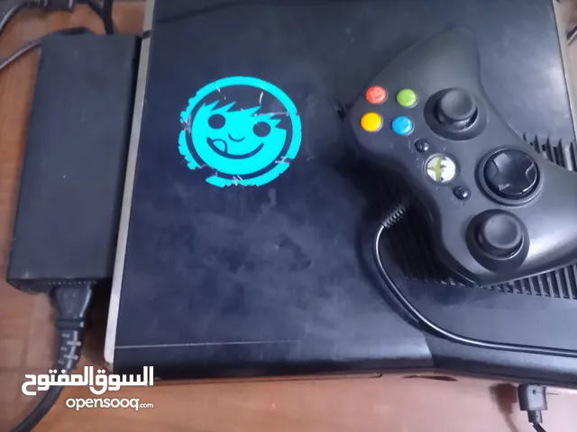 اكس بوكس 360 مستعمل اخو الجديد ما يحتاج اي ملحقات بس شكلة و العب