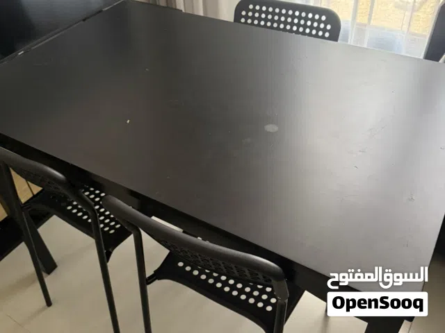 طاوله مع كراسي