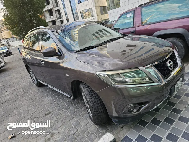 Nissan Pathfinder 2016 in Kuwait City