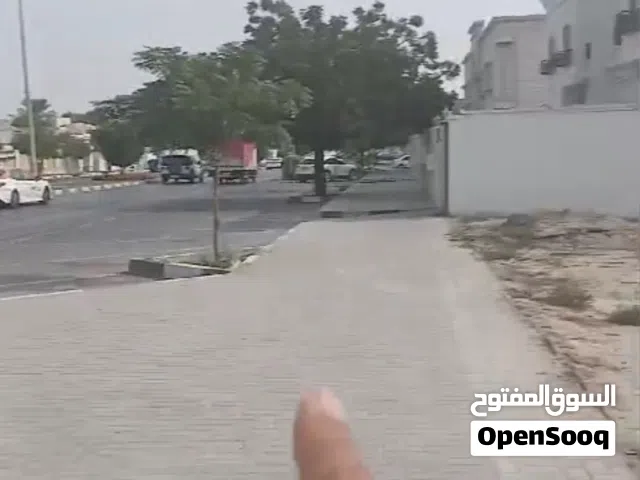 للبيع أرض في الفيحاء علي شارع عام مميزه ثلاث شوارع لغرض تجاري او سكني مساحتها 6334 قدم