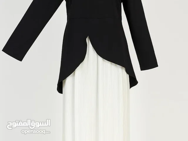 فستان ابيض اسود