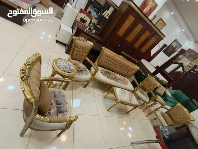 طقم كنب مصري 7مقاعد بحاله ممتازه