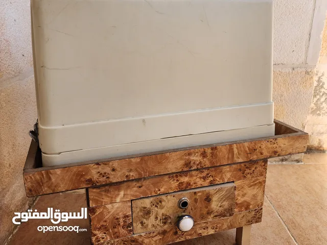 ماكينة خياطة نوع Lion ( الاسد ) بحالة ممتازة