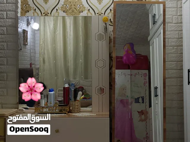 ميز مراية ومراية طويلة