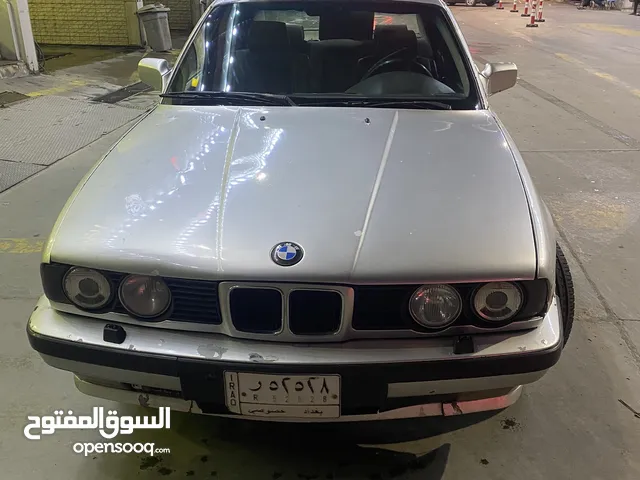 BMW موديل 1990