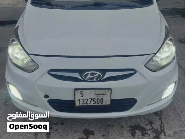 2014 هيونداي اكسنت GL