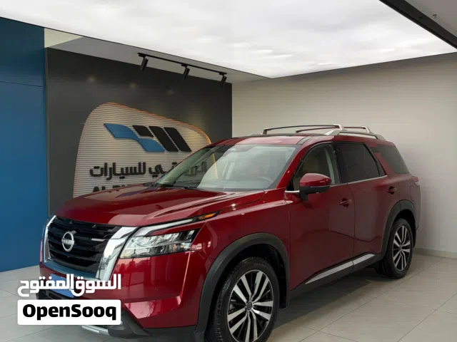 2023 Nissan Pathfinder XE