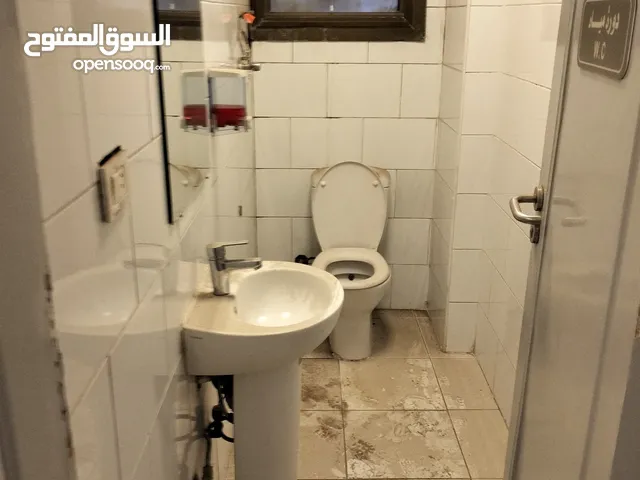 مكتب للايجار علي شارع التحرير الرئيسي بجوار مترو البحوث