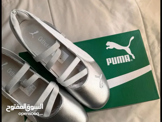 Grey Sport Shoes in Al Riyadh