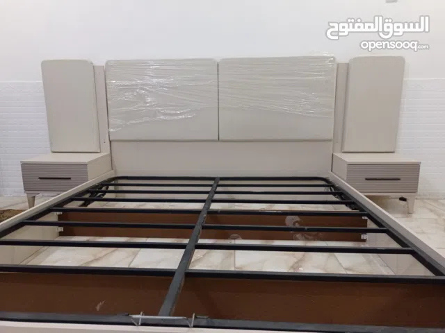 غرفة نوم غير مستخدمة للبيع