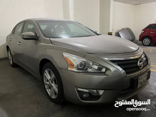 Used Nissan Altima in Farwaniya