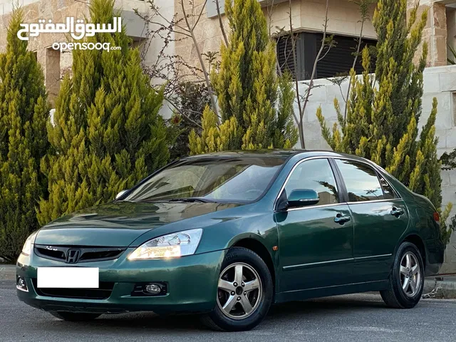 هوندا اكورد موديل 2003 فل كامل لون زيتي بنزين اصلي بحال ممتازة للبيع